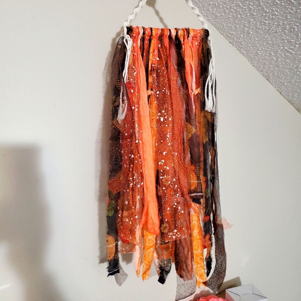 🎃 HAND CRAFTED Halloween wall decor rag garland orange black